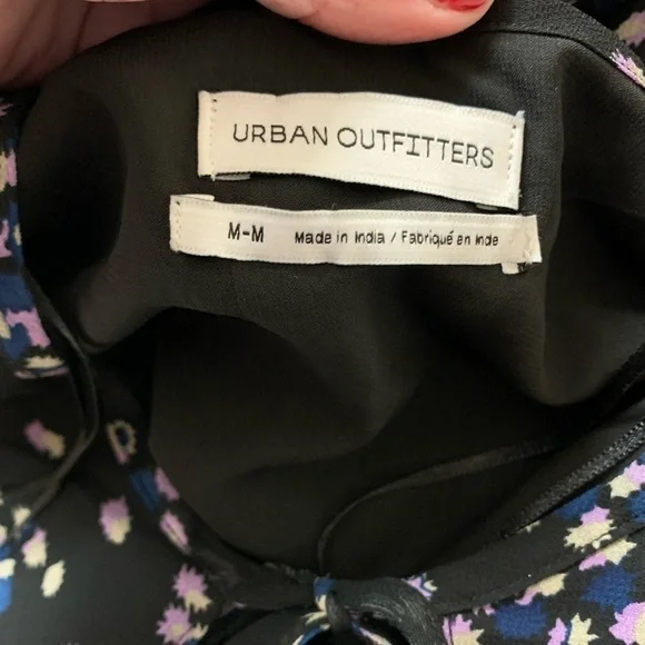 URBAN OUTFITTERS sheer tiered knee high dress med 18in pit L-34in coastal chic - Picture 3 of 7